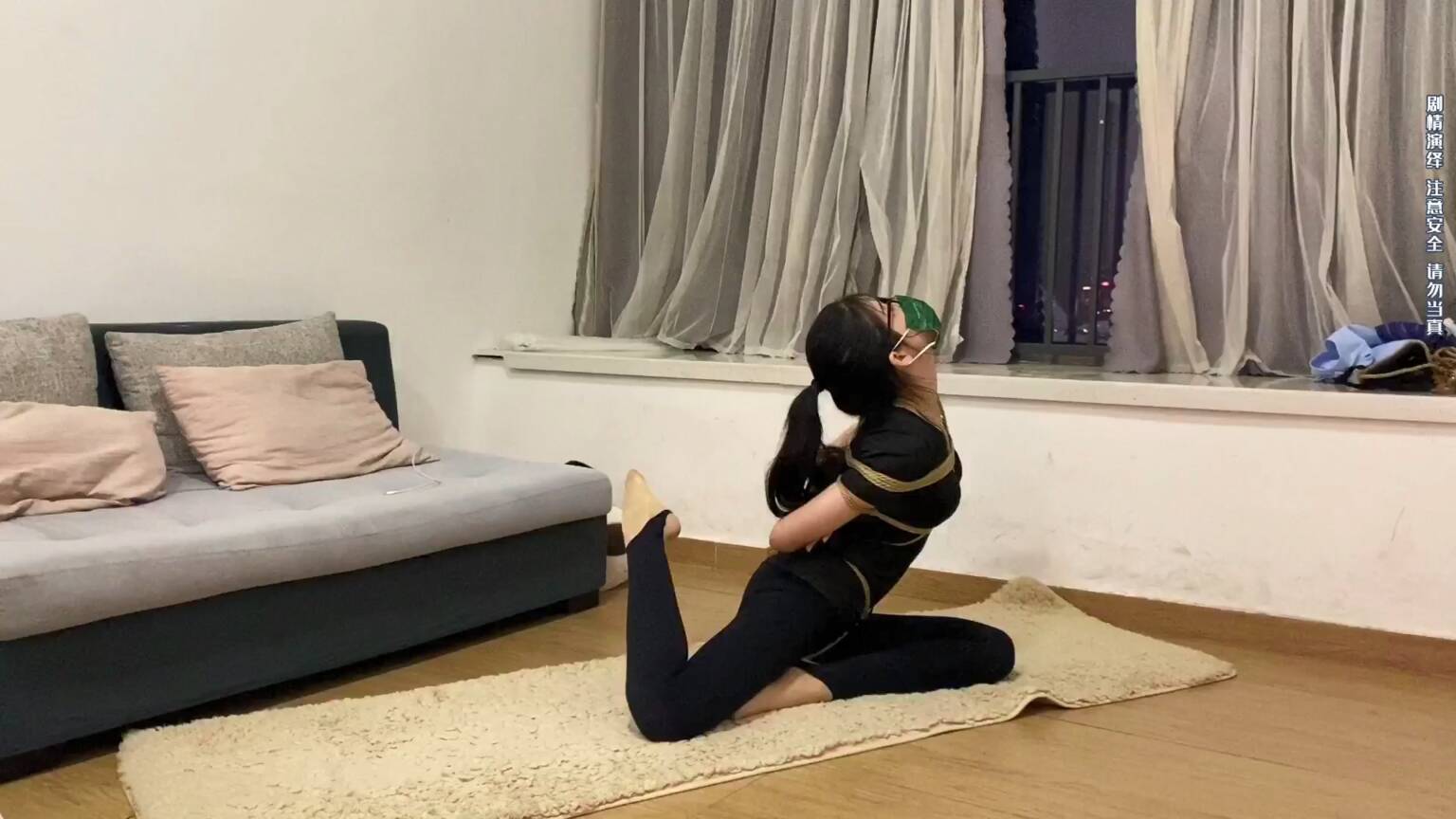 lamu原创，这个艺术生的气质真不错！