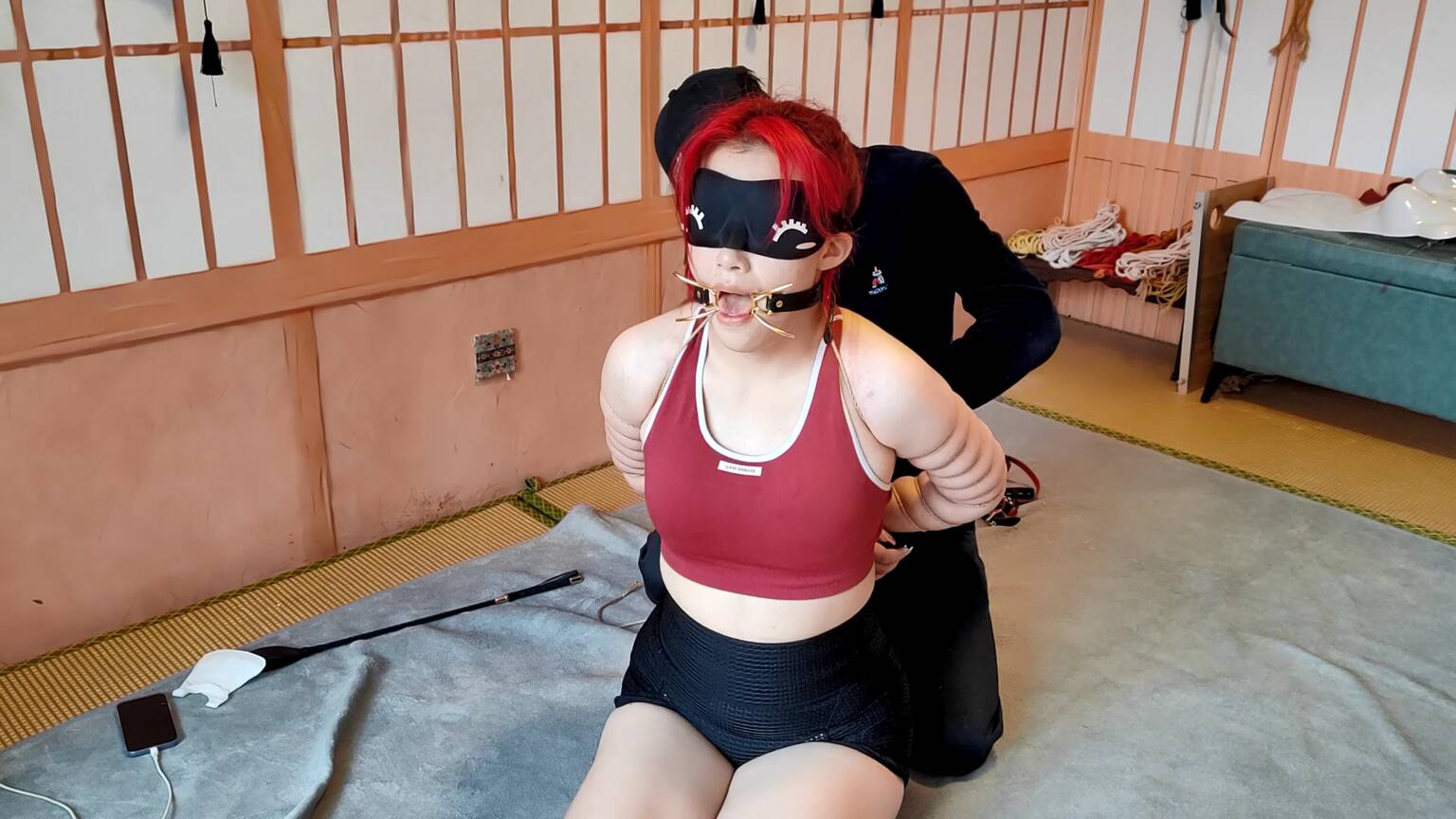一绳所爱，红色的眼罩好看吗？