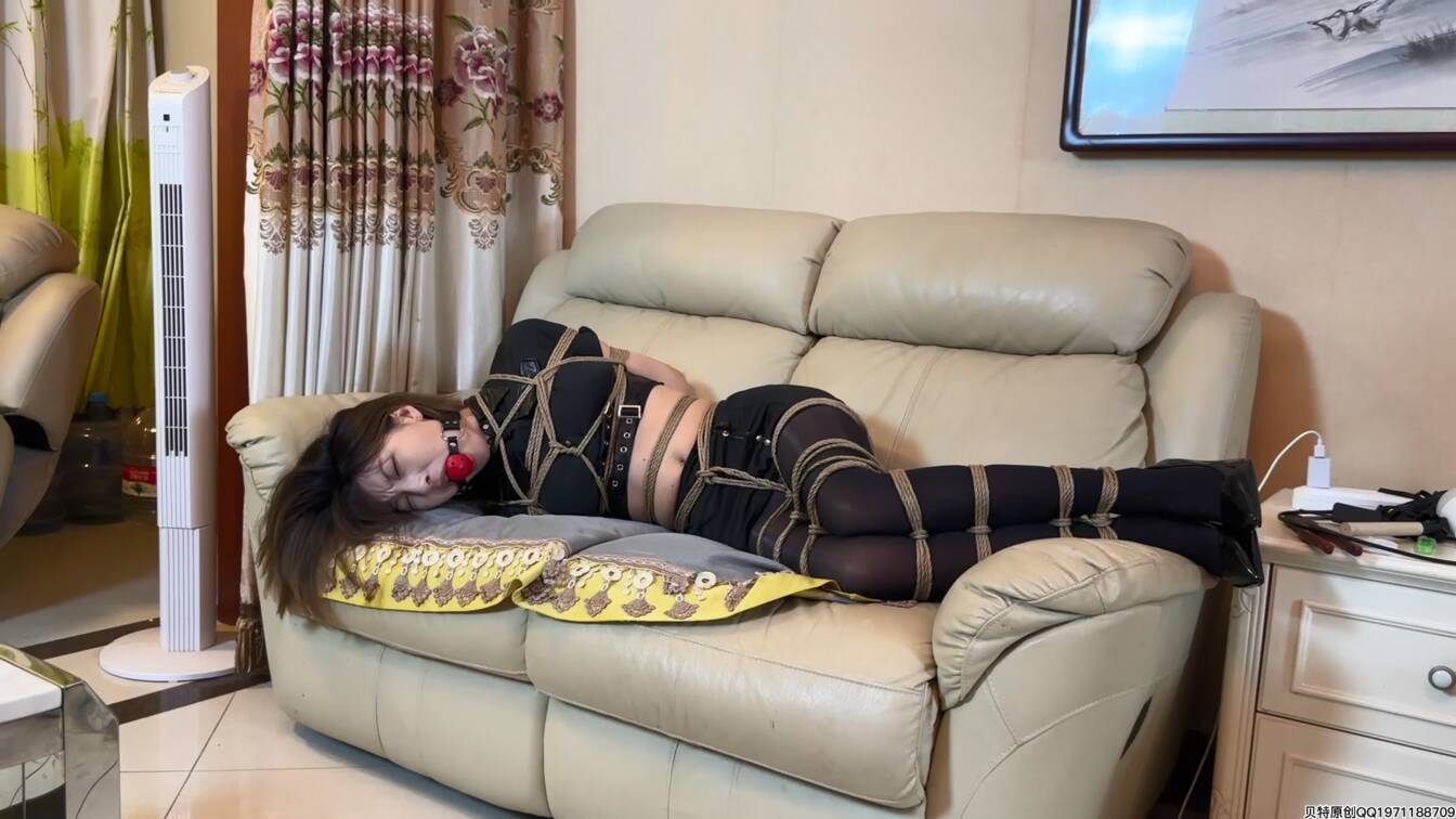 贝特原创，短发的女生很有气质！