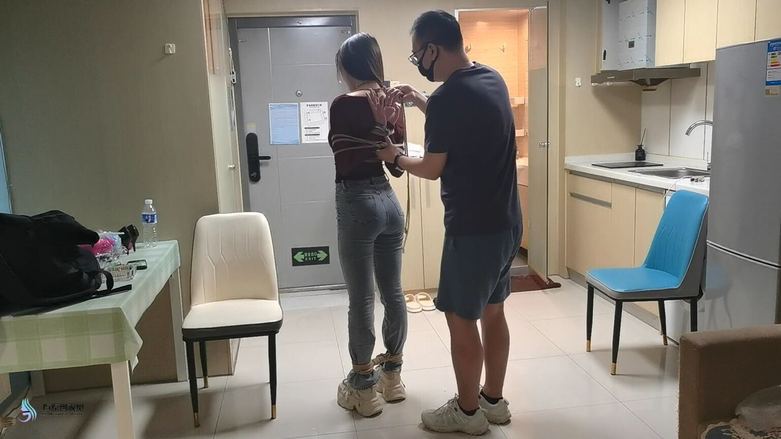 JS原创，你的牛仔裤很好看！