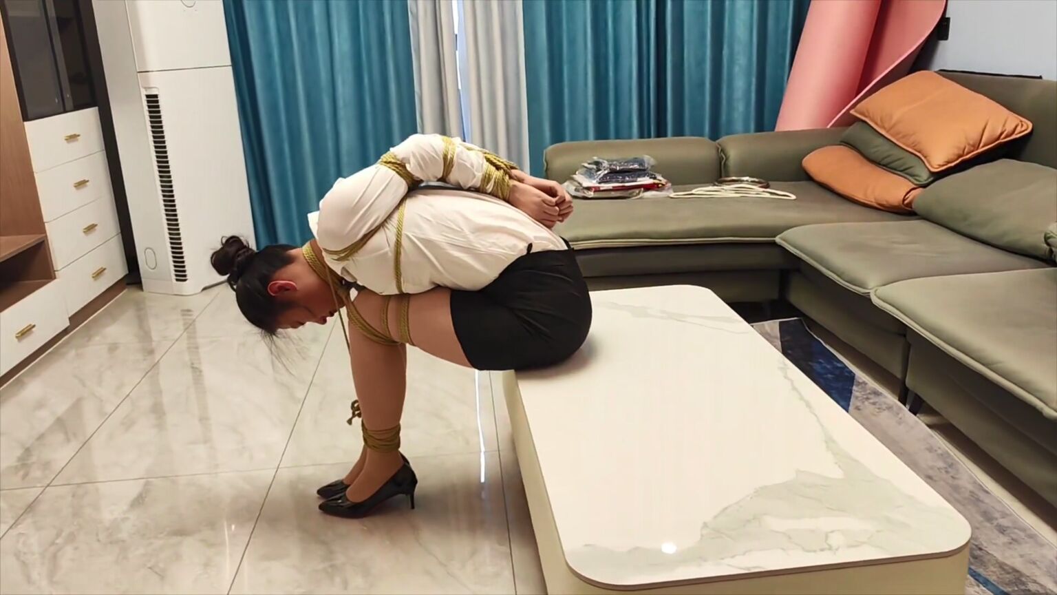 奥特曼也很酷，黑色西服真好看！