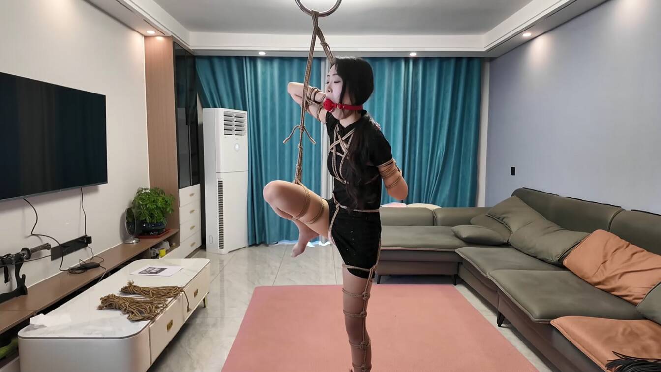 逍遥原创，黑色裙子很好看！