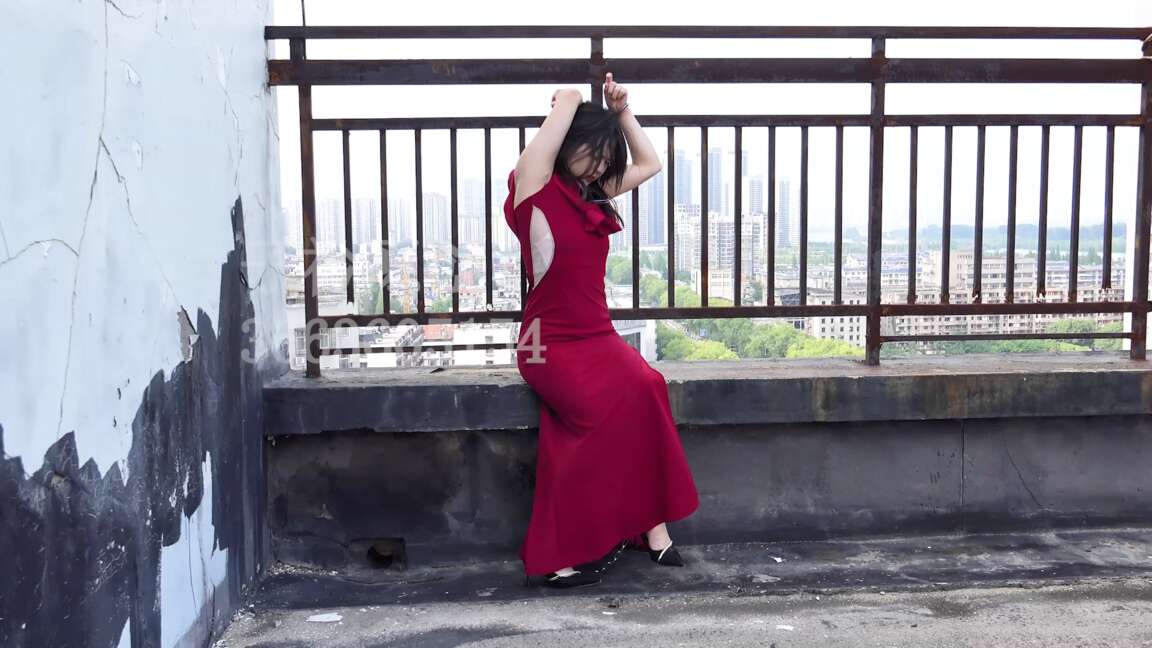 子矜原创，红色裙子很漂亮！